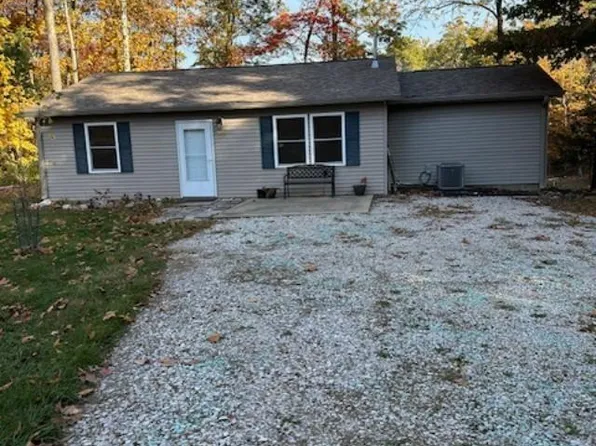 8161 E Center Rd, Sullivan, IN 47882