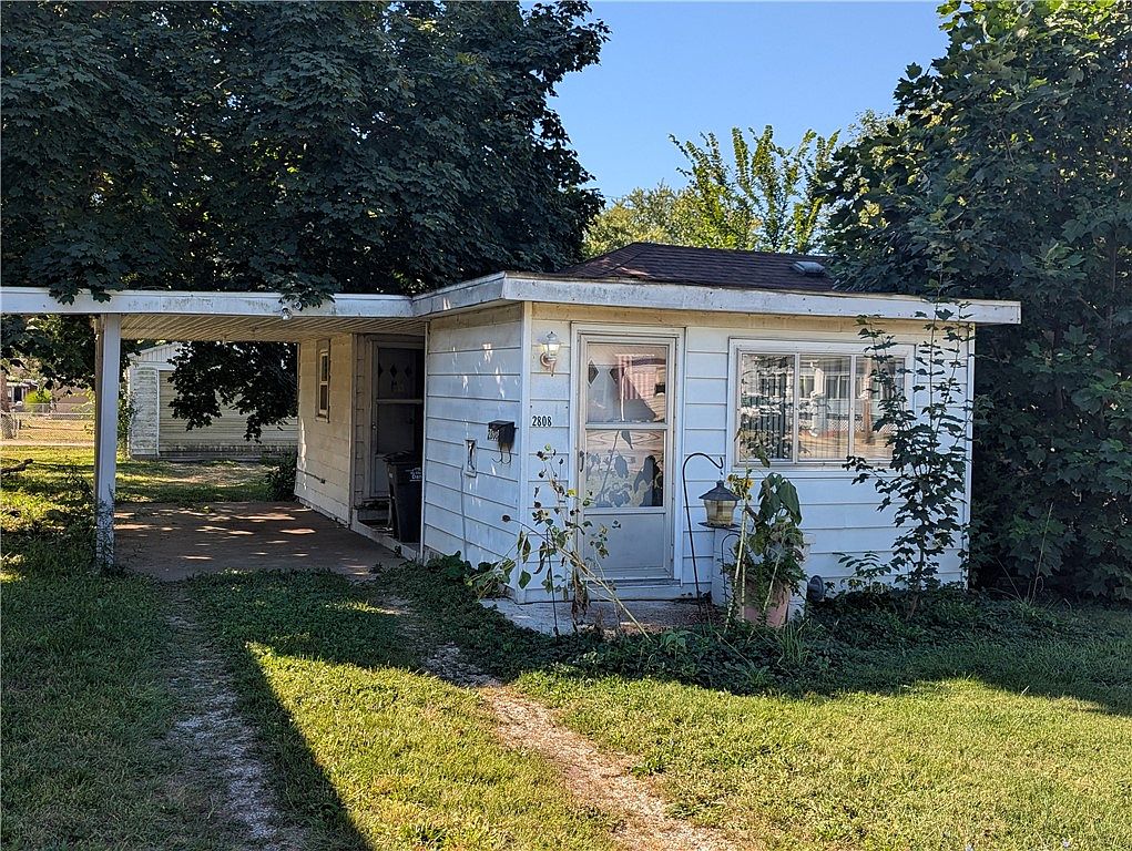 2808 E Main St, Danville, IL 61832 | Zillow