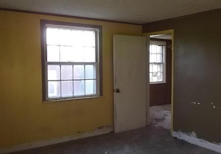 3rd image of 3221 SE Selma Ave