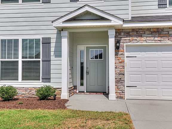 4th image of 140 Pebble Ln