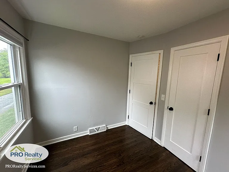 3238 Rhode Island Ave S — Photo 10