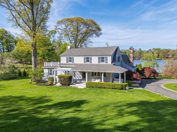 2455 New Suffolk Avenue, Mattituck, NY 11952