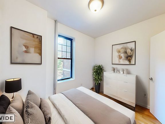 3rd image of 240 Waverly Pl APT 24
