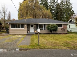 1008 13th St SW, Puyallup, WA 98371