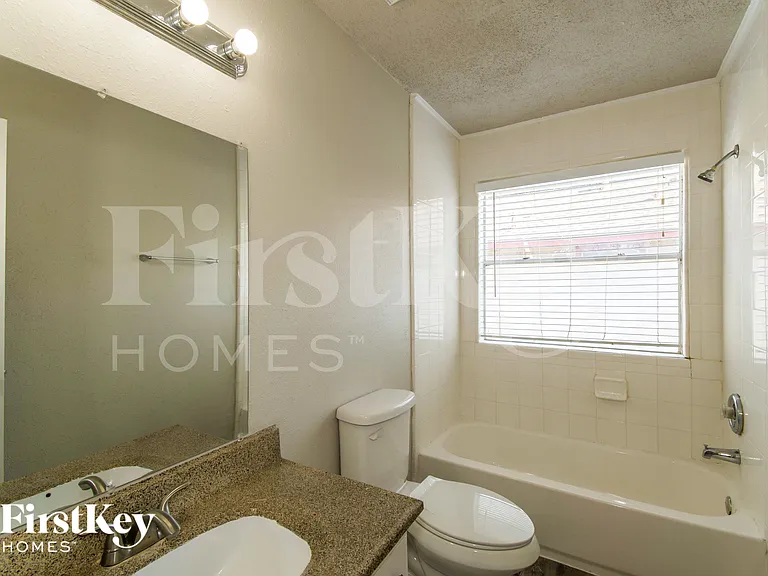 1219 Catskill Dr — Photo 14