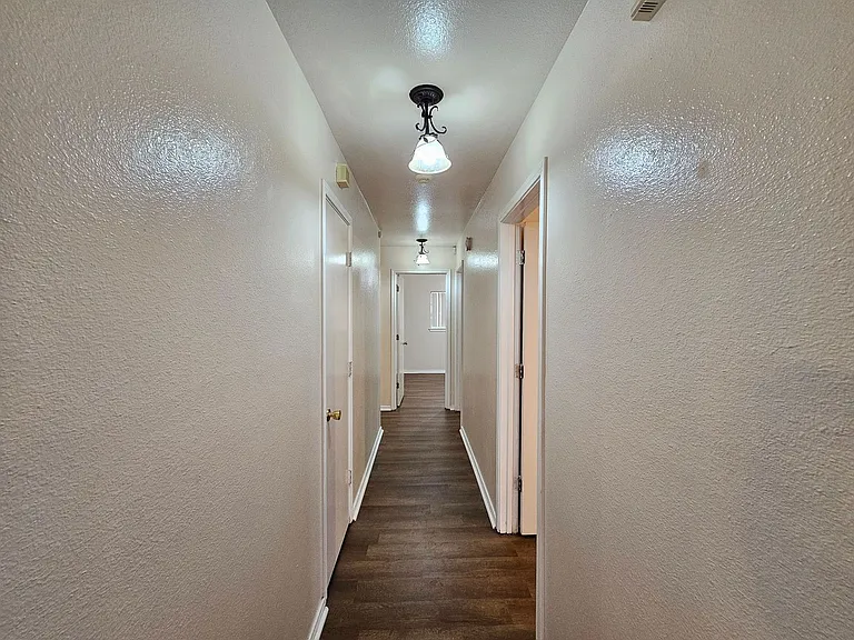 602 Delmar Dr — Photo 14