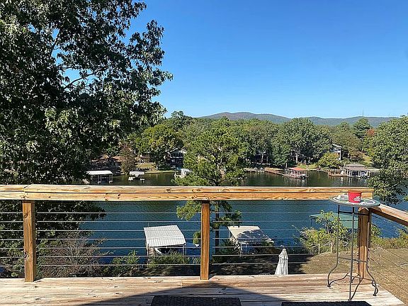 5th image of 244 Chappel Hill Rd