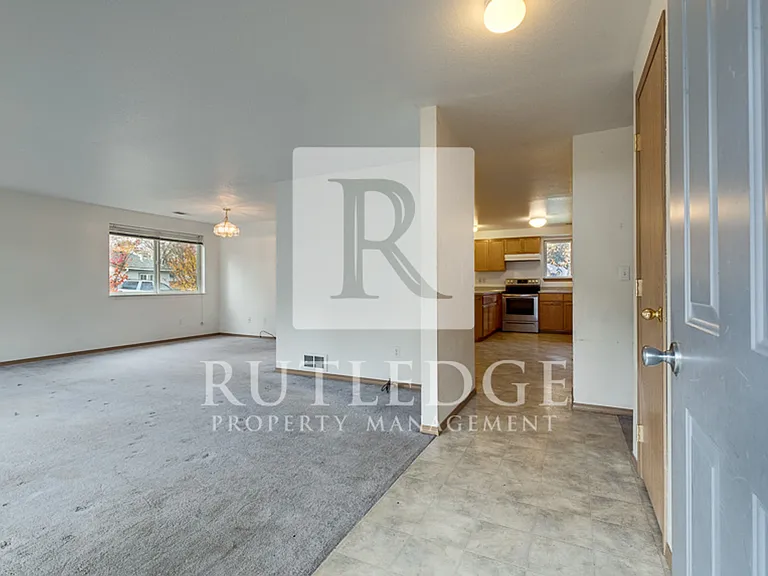 120 Mallory Ln — Photo 27