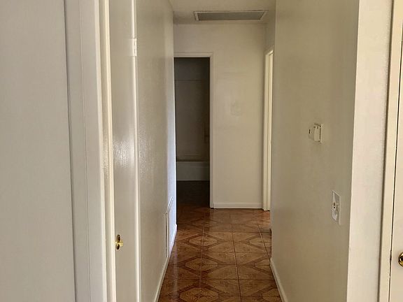 5th image of 554 E Birch Ct