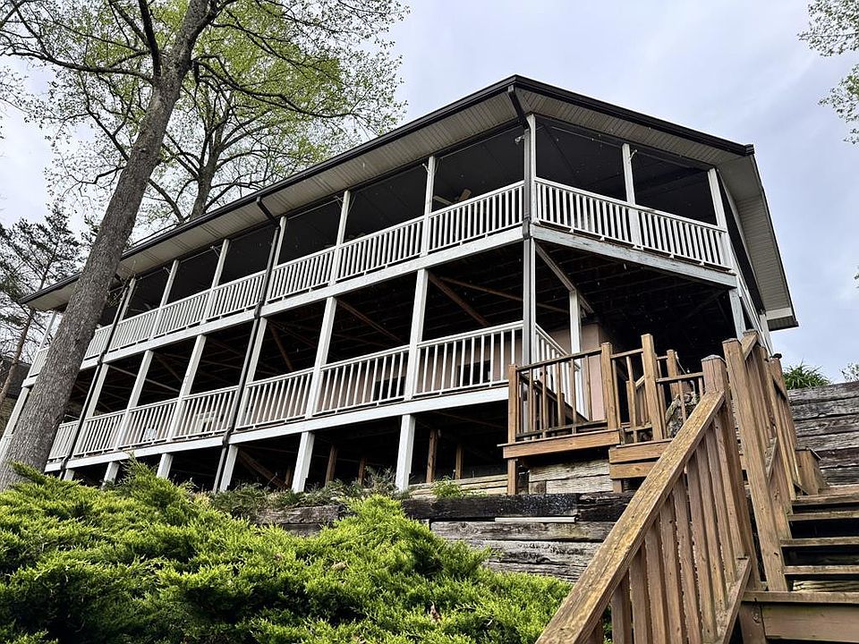1st image of 7 Lakeview Drive