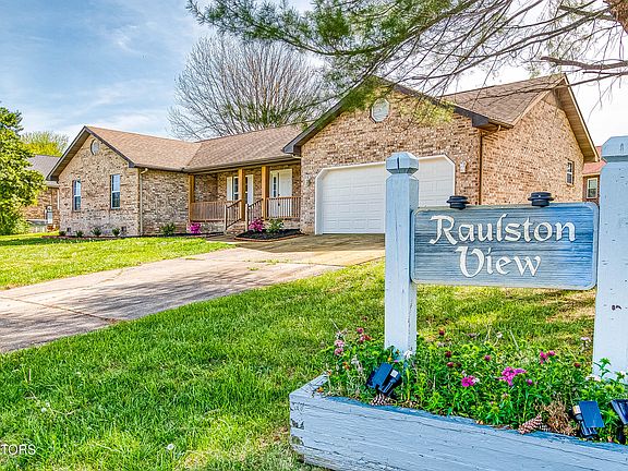 3rd image of 2136 Raulston View Dr