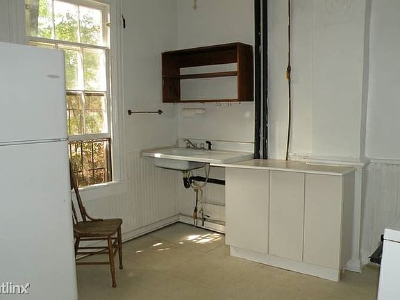 kit sink, fridge