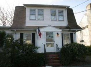 98 Warren St, Waltham, MA 02453