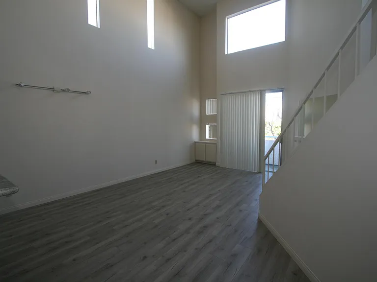 3637 Clarington Ave #213 — Photo 3