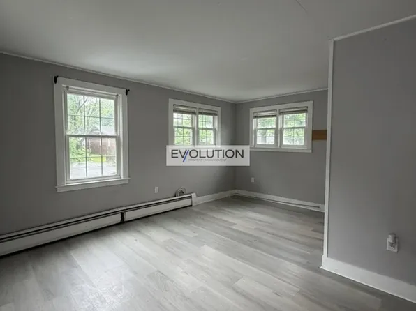 46 Maple St, Plainville, CT