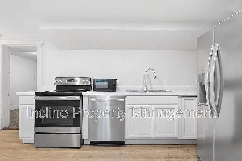 1 bed, 1.0 bath, $850 — Photo 4