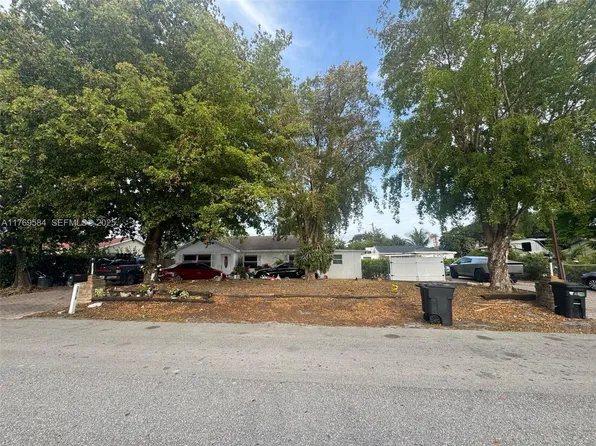3918 Serubi Avenue, Palm Springs, FL 33461