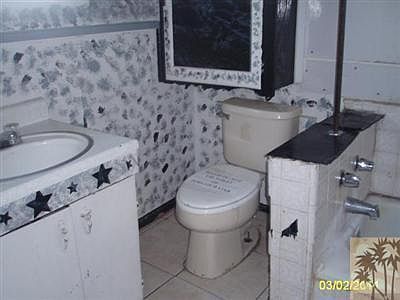 4th image of 180 N Mayflower St