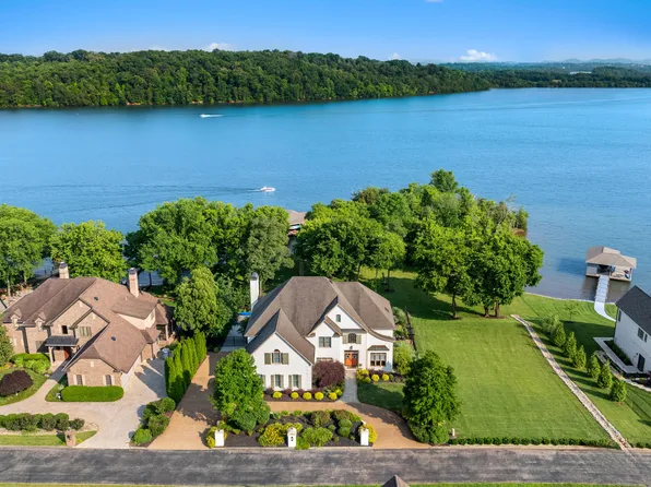 140 Chickadee Cir, Vonore, TN 37885