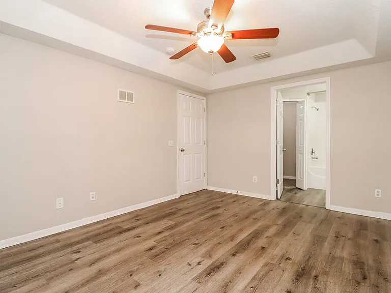 1806 Horsechestnut Ct — Photo 11