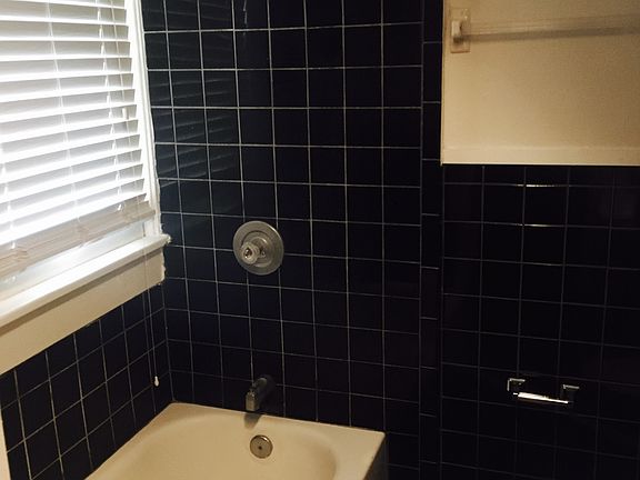 3rd image of 418 5th St S APT 2