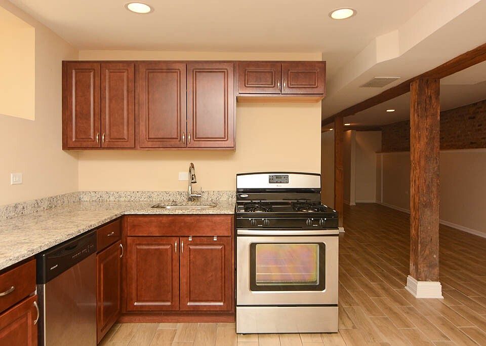 1st image of 1407 W Erie St #J09p