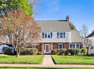 88 Garfield Rd, West Hartford, CT 06107