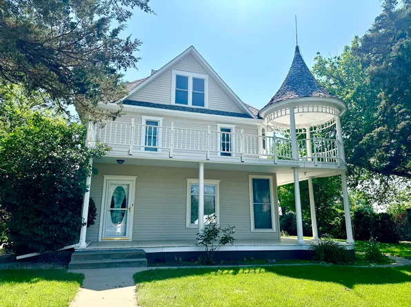 204 S 6th St, Onida, SD 57564