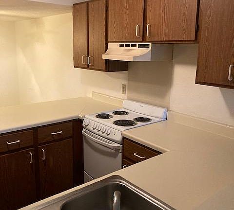 3rd image of 3800 Minnehaha Ave APT 3