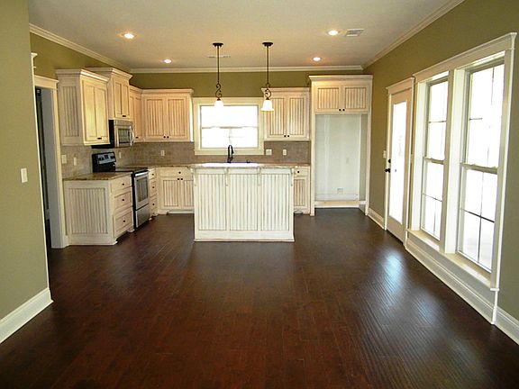 4th image of 21 Karlee Dr