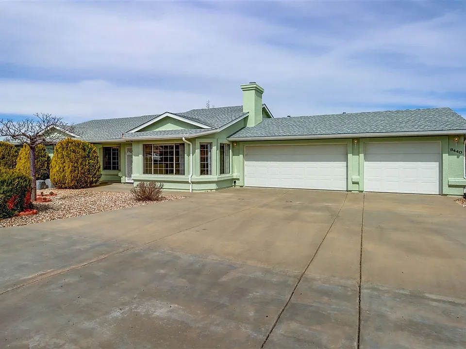 9440 E Towago Dr
