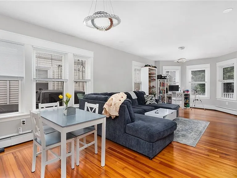 21 Waverly St #1 — Photo 5