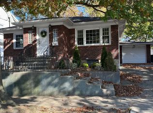 785 Clove Rd, Staten Island, NY 10310