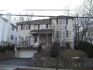 5th image of 226 Claremont Ave