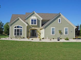 S82W35020 N Whitetail Dr, Eagle, WI 53119