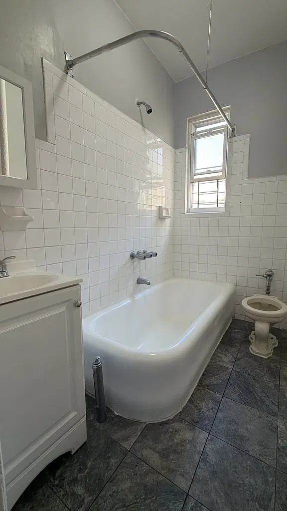 3 bed, $3,575 — Photo 4