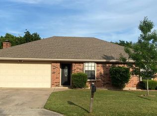 3 W Sharon Dr, Krum, TX 76249