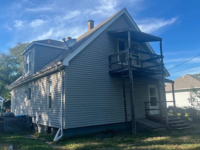 3 bed, 2.0 bath, 1053 sqft, $1,300 — Photo 4