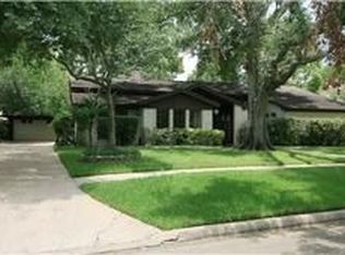4107 Plumtree Ln, Seabrook, TX 77586