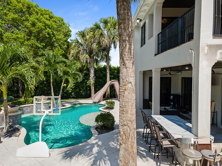 9521 Eden Mnr — Photo 12