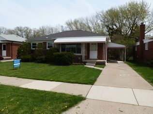 28116 Shock St, Saint Clair Shores, MI 48081
