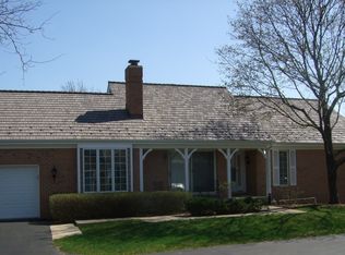 1441 Shire Cir #15, Inverness, IL 60067