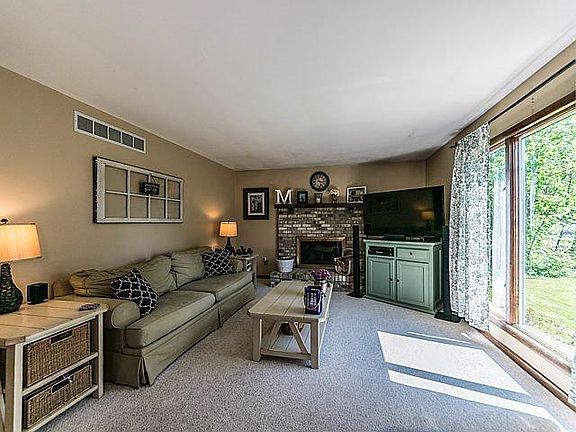 4th image of 7912 Lakeshore Dr