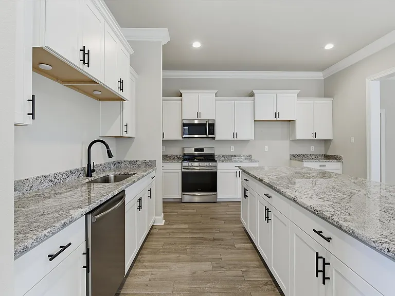 38428 Parliament Dr — Photo 5