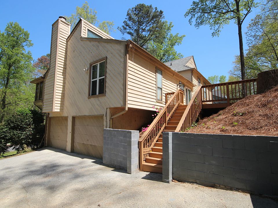 1st image of 747 Bayliss Dr