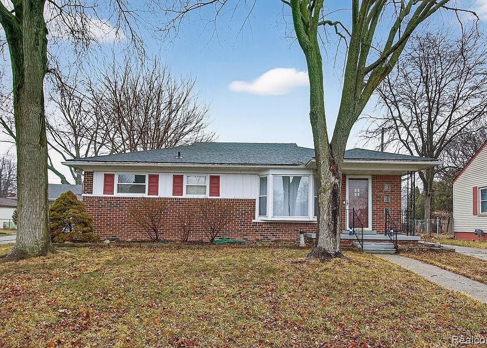 1st image of 829 Chippewa Rd