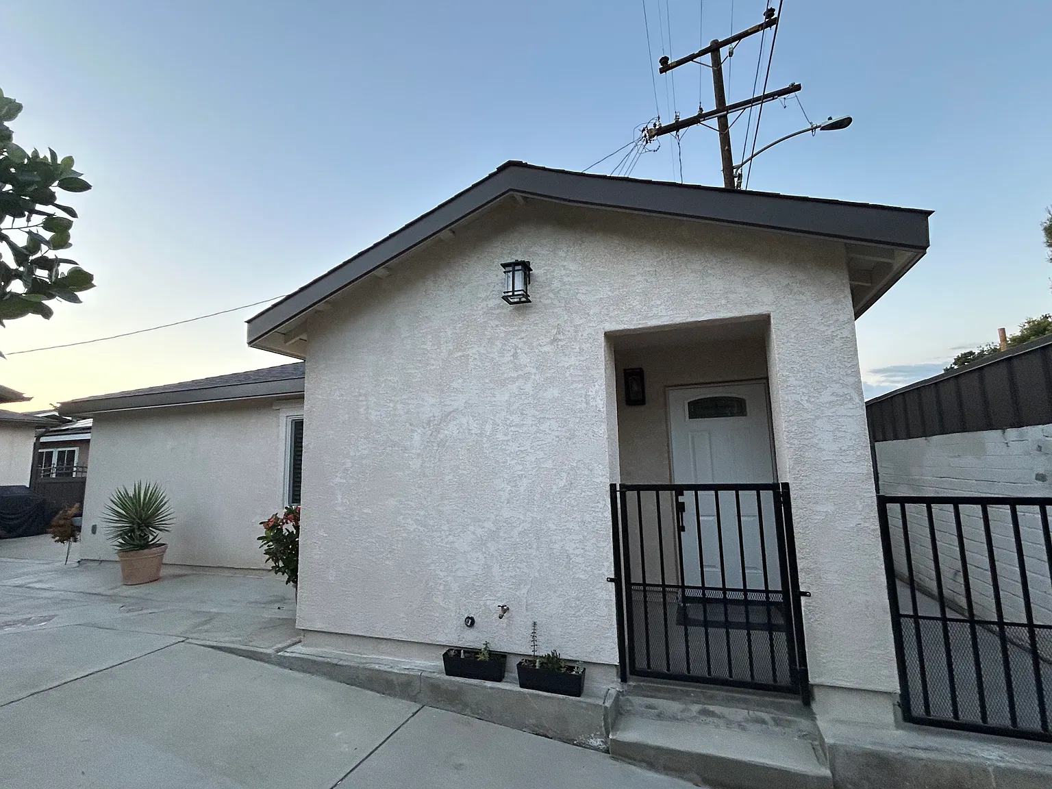 2 bed, 543 sqft, $2,600 — Photo 2