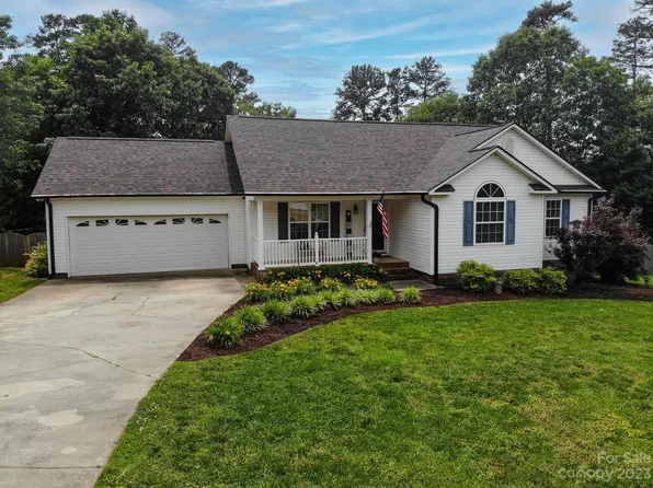 1011 Walter Dr, Lincolnton, NC 28092