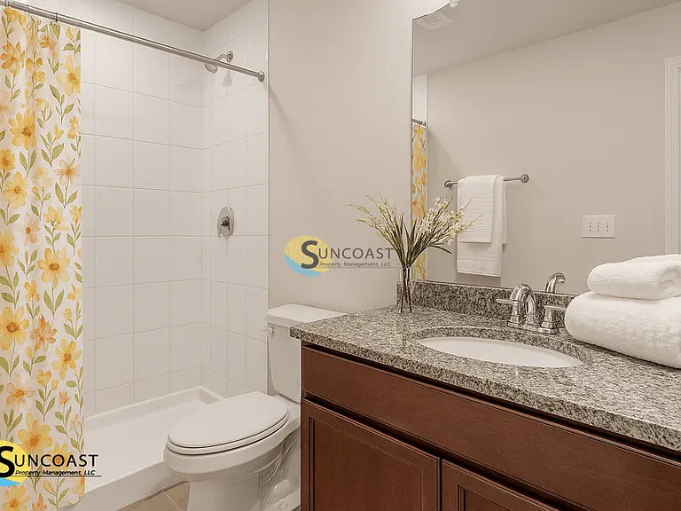 374 Urbana St — Photo 3