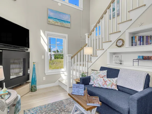 158 Old Point Rd #Id1631118p, Newburyport, MA 01950